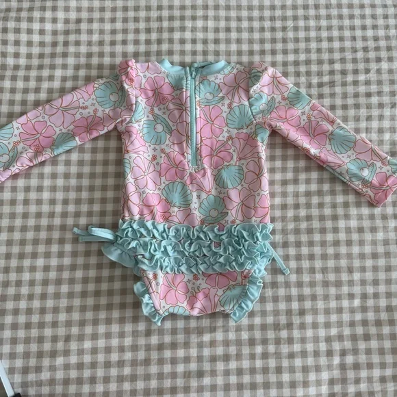 Caden Land family matching swimwear set - Picture 7 of 17